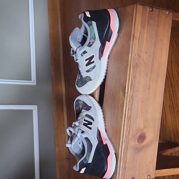 New Balance 530 Floral Ink Sneakers - Picture 3 of 10